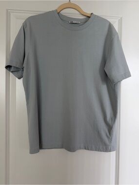 Zara Men Short Sleeve Crew T-Shirt in Light Grey